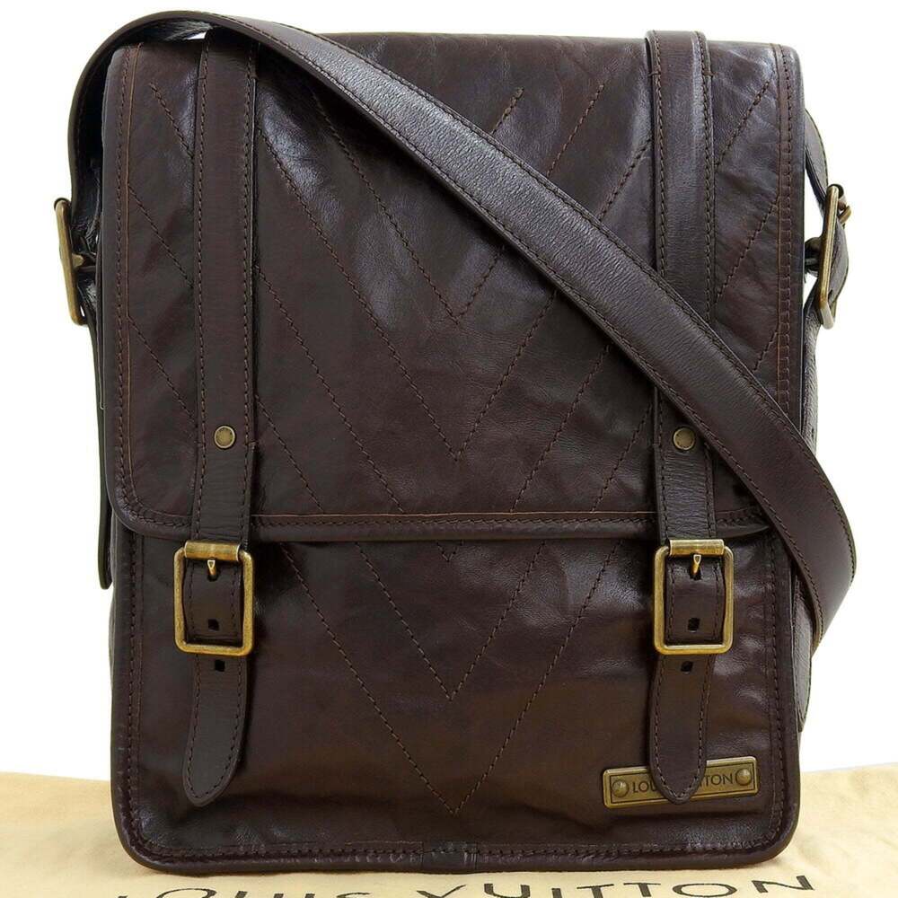 LOUIS VUITTON Brown Trotter Shoulder Bag